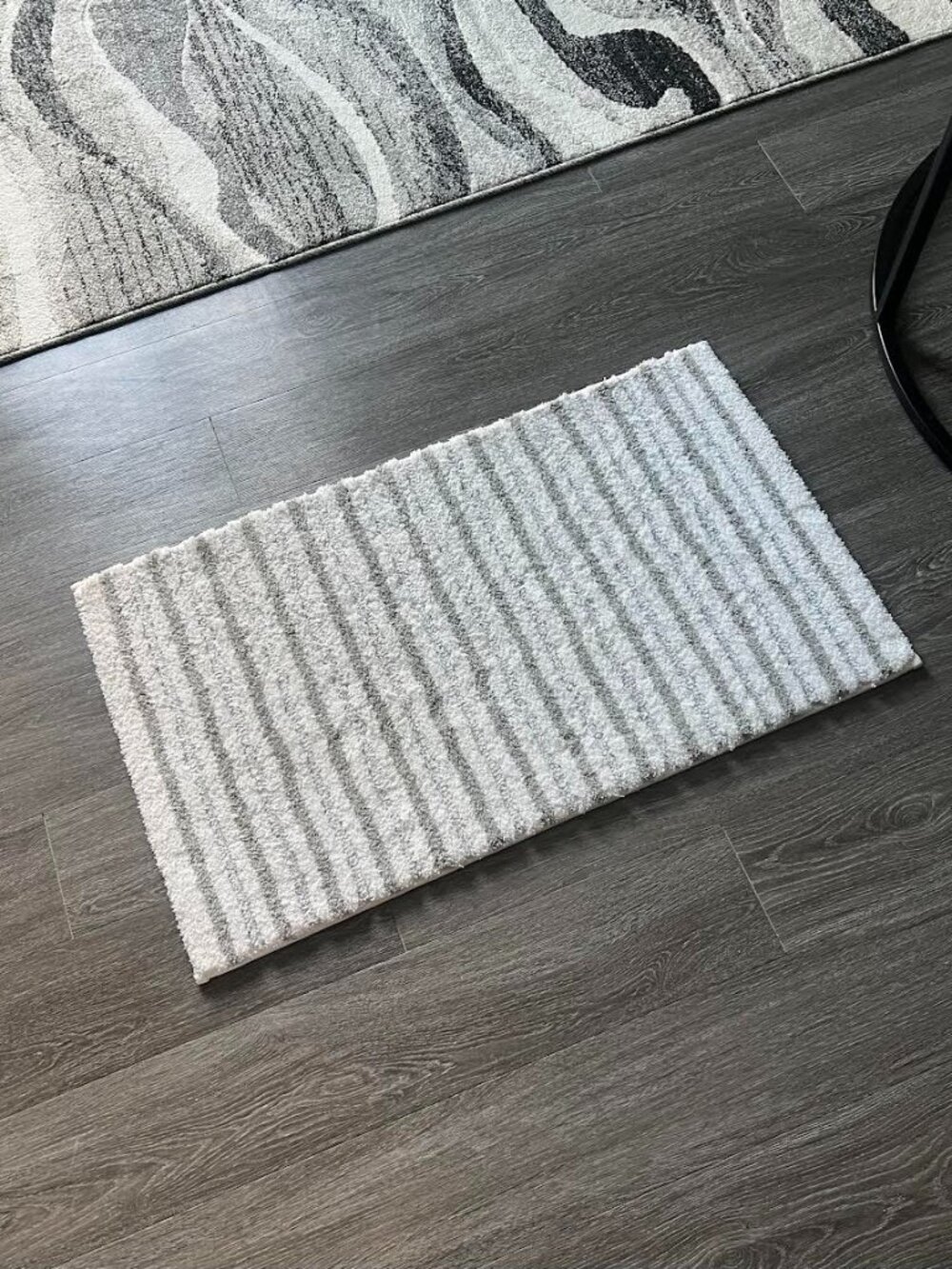 Better Homes and Gardens Gray White Carpet Mat